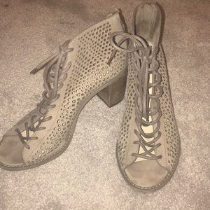 Vince Camuto sandal/heel